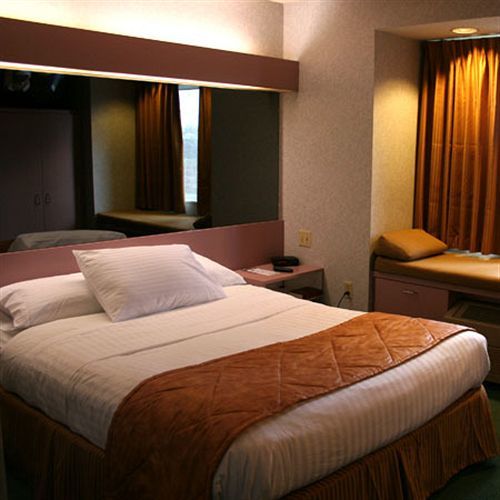 Centerway Hotel Buffalo Tonawanda Δωμάτιο φωτογραφία